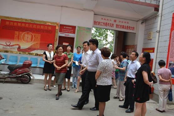 省妇联领导到管城区城东路街道办事处辖区企业走访调研(图2)