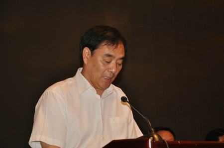 伟德体育直播开奖入口十七届五次常委会议在上街隆重召开(图4)