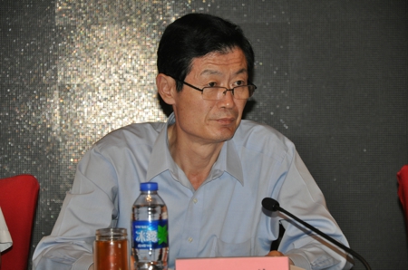 伟德体育直播开奖入口十七届五次常委会议在上街隆重召开(图5)