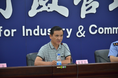 郑州市非公经济文明经营公约签约大会成功召开(图2) 郑州市非公经济文明经营公约签约大会成功召开(图2)