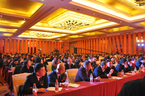 郑州市服装商会成立(图4) 郑州市服装商会成立(图4)