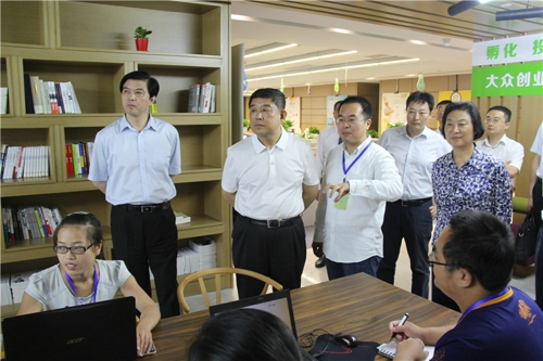 全国工商联党组书记全哲洙来郑调研(图2) 全国工商联党组书记全哲洙来郑调研(图2)