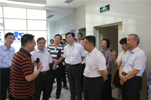 全国工商联党组书记全哲洙来郑调研(图5) 全国工商联党组书记全哲洙来郑调研(图5)