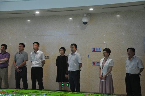 新乡市工商联组团到郑州航空港实验区参观考察(图1)