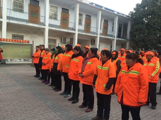 新密市政协副主席、工商联主席宋林祥走访慰问环卫工人(图2)