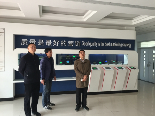 市工商联开展“互联网+”背景下大众创业万众创新情况调研活动(图4) 市工商联开展“互联网+”背景下大众创业万众创新情况调研活动(图4)