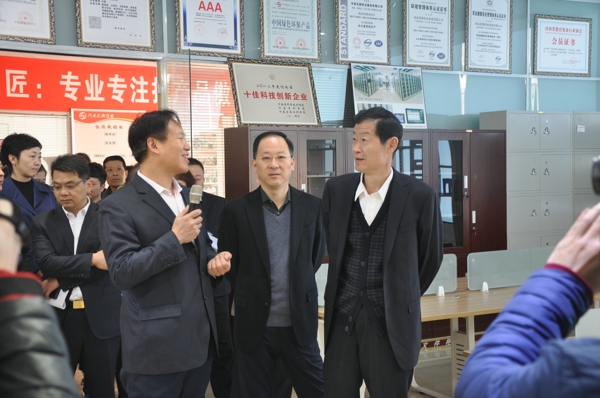 深入企业调研 邀各界座谈共商郑州非公经济发展良策(图3)