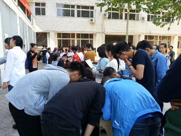 金水区商会举办大学生招聘会(图3)