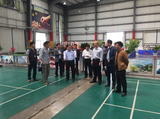 伟德体育直播开奖入口领导带队赴经开区、新密调研(图1) 伟德体育直播开奖入口领导带队赴经开区、新密调研(图1)