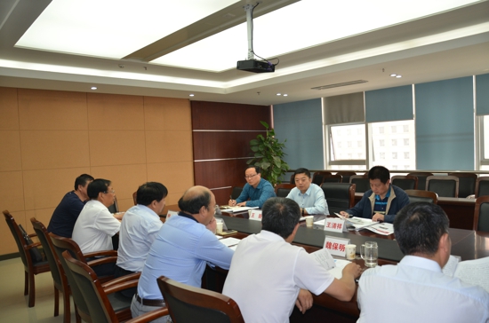 伟德体育直播开奖入口领导到中原区工商联调研(图1) 伟德体育直播开奖入口领导到中原区工商联调研(图1)