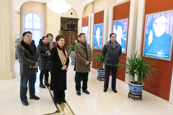 伟德体育直播开奖入口组团赴天津、哈尔滨考察文史馆建设(图1) 伟德体育直播开奖入口组团赴天津、哈尔滨考察文史馆建设(图1)