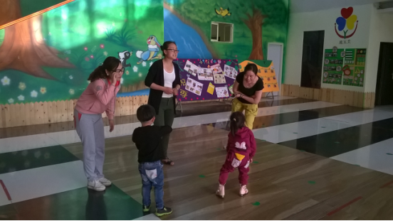 金水区商会开展关爱幼儿活动(图2)