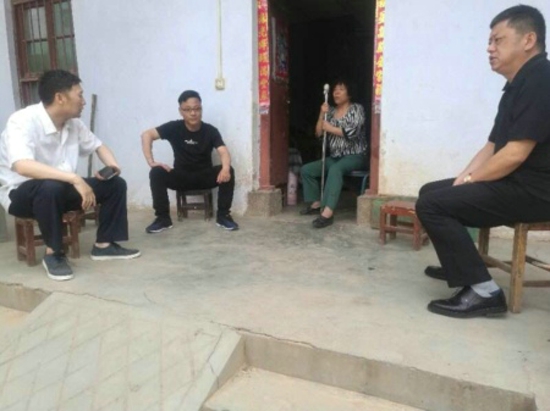 新密工商联：新华路商会精准扶贫见真章(图1)