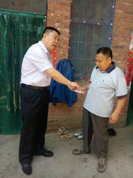 新密市政协副主席、工商联主席宋林祥调研精准扶贫工作(图2)