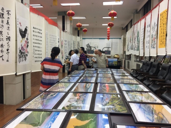 金水区人民路街道商会开展书法摄影展活动(图2)