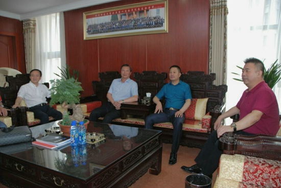 温州市政协主席余梅生等领导莅临郑州温州商会视察工作(图2) 温州市政协主席余梅生等领导莅临郑州温州商会视察工作(图2)