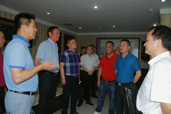 温州市政协主席余梅生等领导莅临郑州温州商会视察工作(图3) 温州市政协主席余梅生等领导莅临郑州温州商会视察工作(图3)