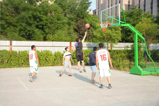 金水区杨金路街道商会举行2017金水科教园区”科教杯“篮球联赛暨第三届”智慧公园杯”篮球联谊赛(图2)