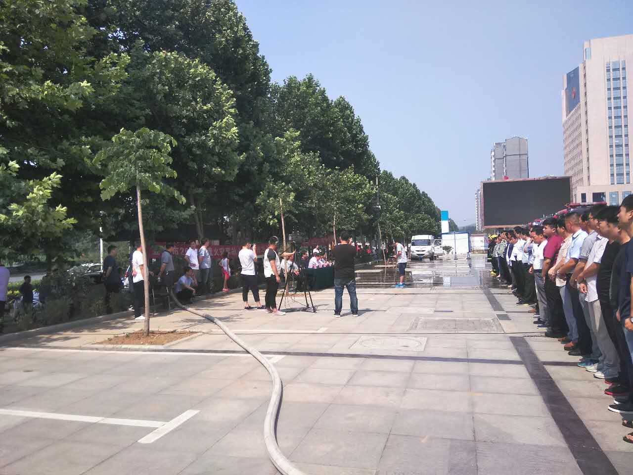 登封市工商联积极参加全市安全生产综合演练(图1)