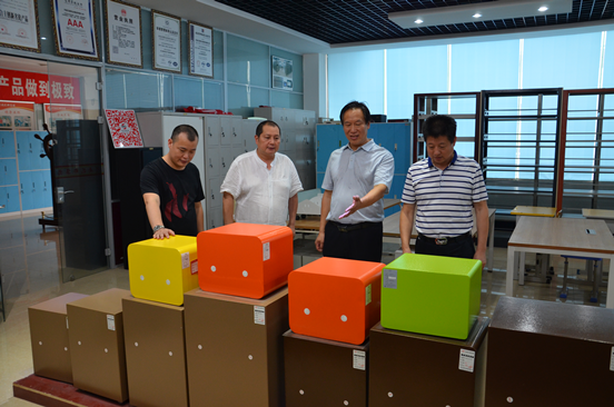 伟德体育直播开奖入口组织本界别政协委员开展委员大走访、大服务活动(图3)