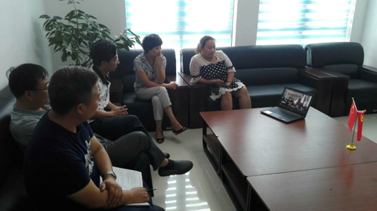 登封市工商联收看学习《将改革进行到底》及学习黄大年同志先进事迹(图1)