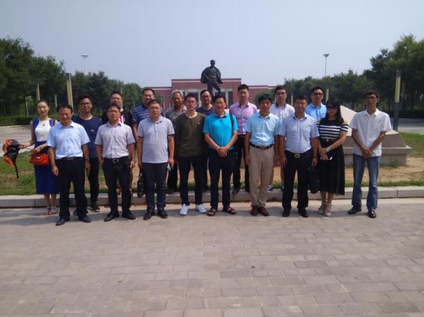 金水区新创客协会党支部举行第一次党员教育活动(图1)