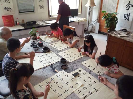 管城区街道商会开展“党员活动日”活动(图1)