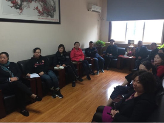 管城区委统战部、区工商联组织集中收看中国共产党第十九次代表大会开幕式(图2)