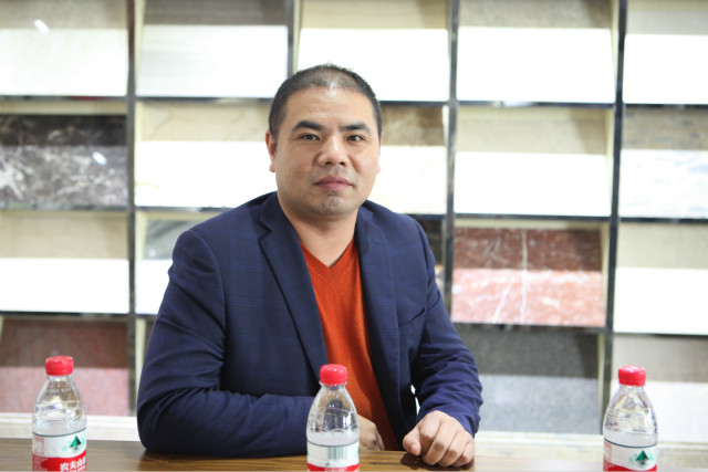 郑州市盐城商会党支部组织学习贯彻十九大会议精神(图5) 郑州市盐城商会党支部组织学习贯彻十九大会议精神(图5)