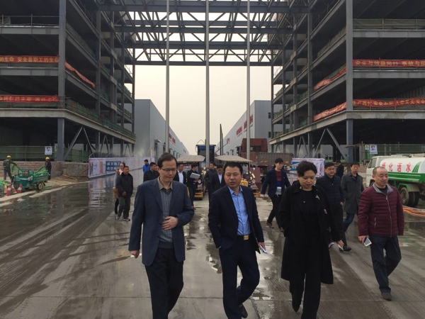管城区工商联主席带队调研新金马物流中心(图2) 管城区工商联主席带队调研新金马物流中心(图2)