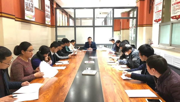 金水区新创客协会召开学习贯彻全国工商联十二大精神座谈会(图1)