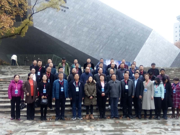 中原区举办非公经济代表人士暨工商联领导班子培训班(图1)