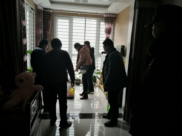 登封市工商联走访慰问机关退休老干部(图2)