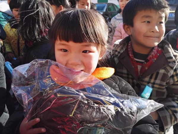 金水区工商联副会长企业爱心捐赠(图3)