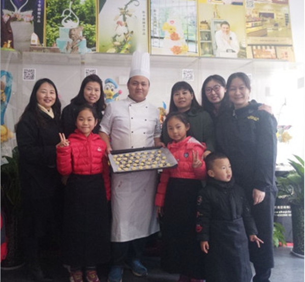 郑州舞阳商会三八节的甜蜜礼物(图2) 郑州舞阳商会三八节的甜蜜礼物(图2)