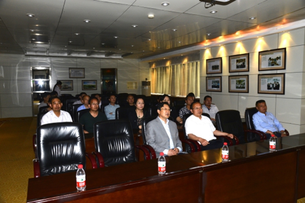 管城区工商联：贵州省安龙县政协、工商联到宇通公司参观考察(图3)