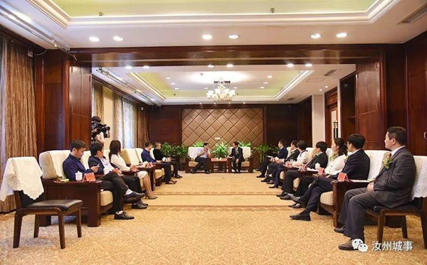 郑州汝州商会:汝州市委书记陈天富在郑召开商会会长座谈会(图2) 郑州汝州商会:汝州市委书记陈天富在郑召开商会会长座谈会(图2)