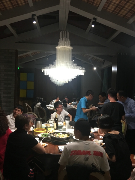 郑州东阳商会与在郑东阳籍大学生共庆五四青年节(图2) 郑州东阳商会与在郑东阳籍大学生共庆五四青年节(图2)