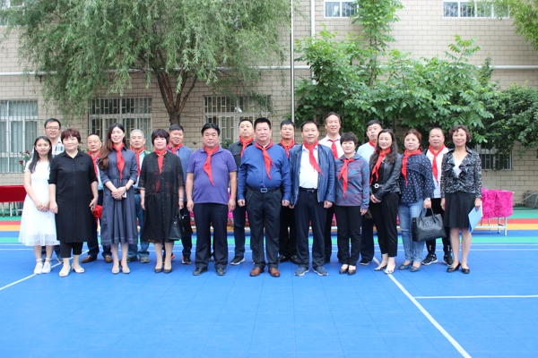 二七区工商联到郑州二七优智实验学校开展“六一”慰问活动(图4)