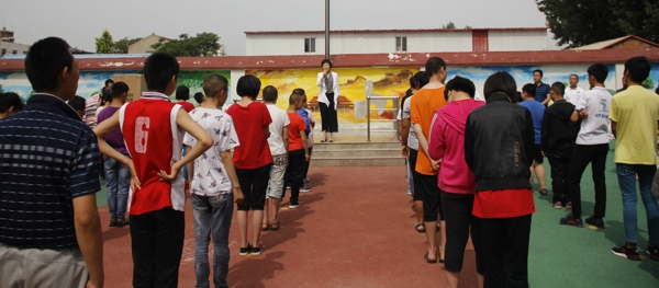 新郑市工商联到新郑市特殊教育学校开展“六一”慰问活动(图3)