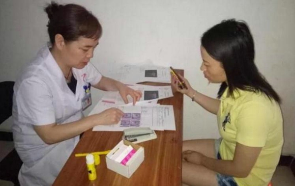 二七区街道商会联合辖区非公企业组织“两癌筛查”健康普查活动(图2) 二七区街道商会联合辖区非公企业组织“两癌筛查”健康普查活动(图2)