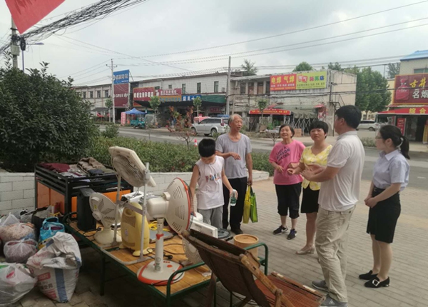 中牟县工商联：接受社会市民捐助  体现脱贫攻坚活力(图2)