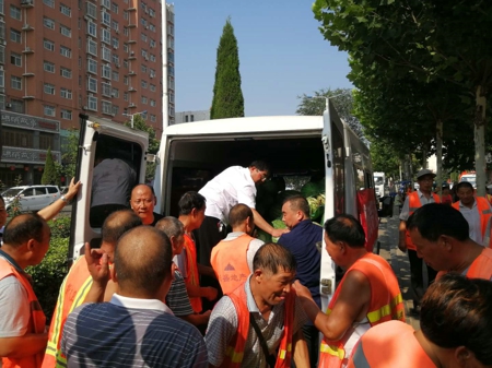 新密市副食品行业商会爱心慰问(图3)