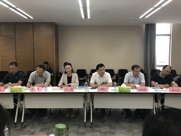 全国政协委员、致公党河南省委主委王鹏杰一行到郑州高新区调研(图2) 全国政协委员、致公党河南省委主委王鹏杰一行到郑州高新区调研(图2)