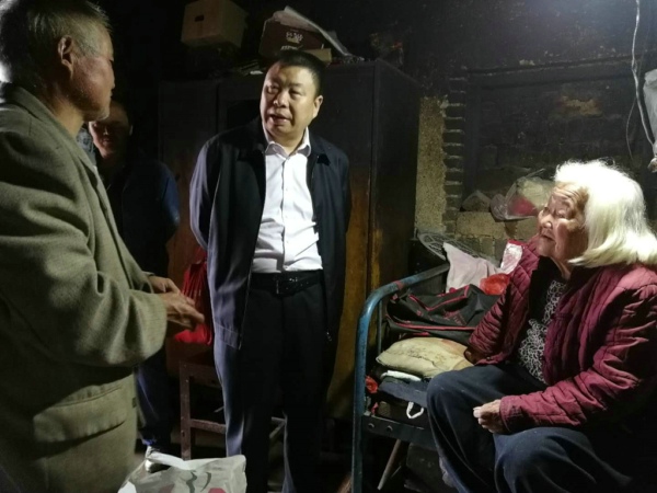 新密市工商联：丝丝细雨诉真情  中秋慰问暖人心(图2)