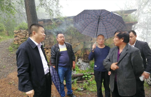 新密市工商联：丝丝细雨诉真情  中秋慰问暖人心(图3)