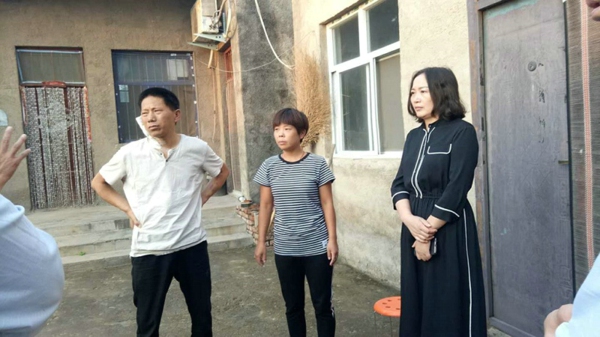 新密市工商联：情暖中秋节  心系贫困户(图3)