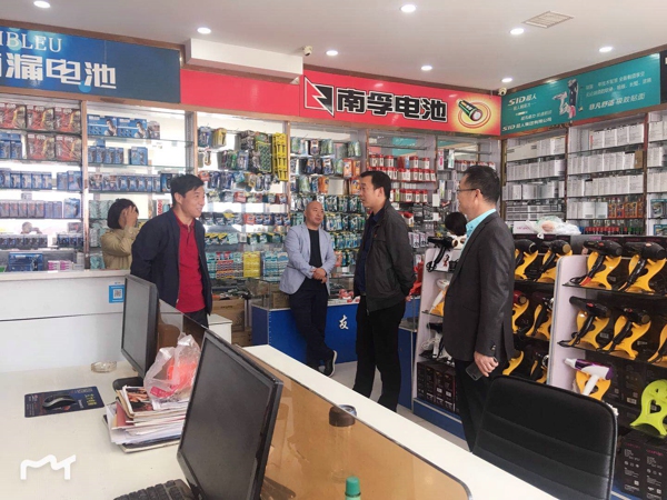 二七区侯寨街道商会召开2018年商会理事会(图2)