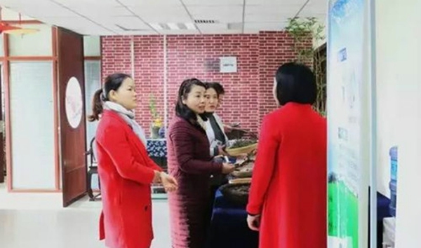 管城区街道商会到辖区会员企业河南德盟医药集团调研(图2)