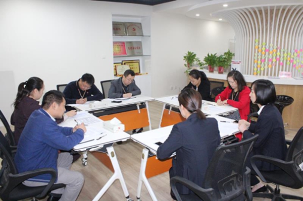 管城区街道商会举办楼宇企业人才交流会(图1)